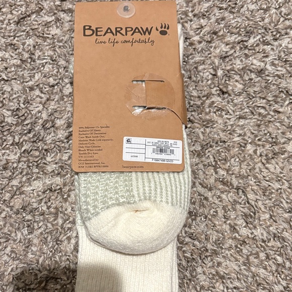 FREE in bundle NWT BearPaw Cream and Light Green Knit Crew Socks - Picture 5 of 6
